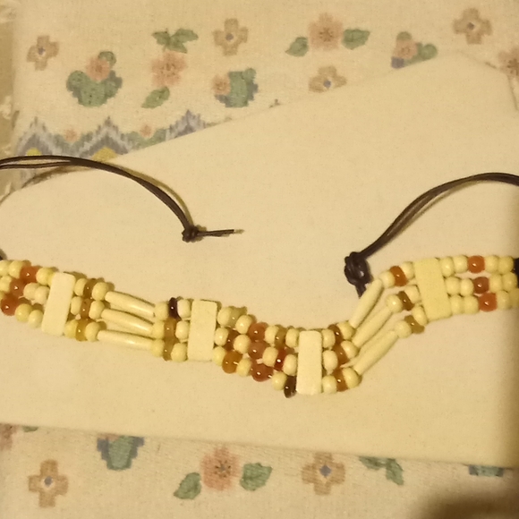 BEADED CHOKER NECKLACE - Picture 2 of 4